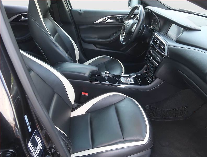 Infiniti Q30 (2019) 1.6t, Automat, Serv.kniha - fotka 9 z 22