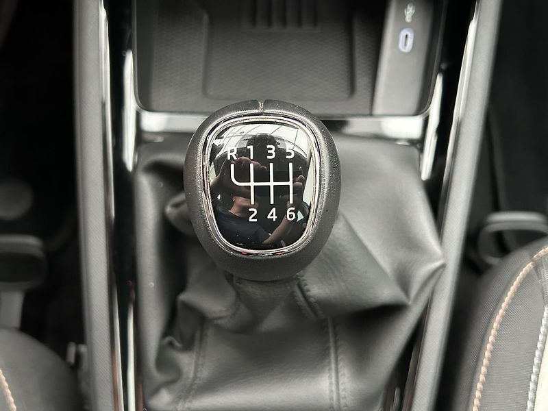 Škoda Scala 1.5 TSI Top selection - fotka 14 z 29