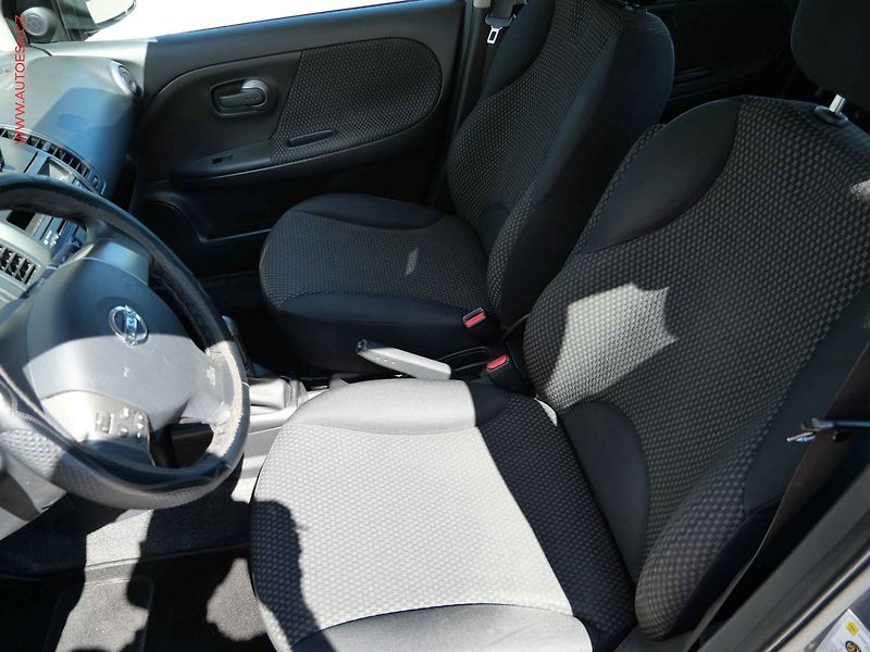 Nissan Note (2007) 1.5 dCi, AC, park.asist - fotka 9 z 14