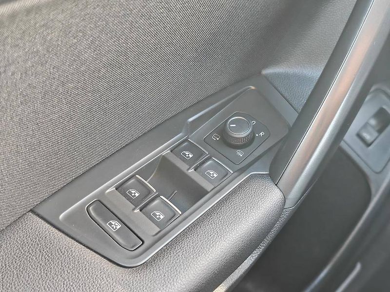 Volkswagen Tiguan Elegance 7DSG 1,5TSi - fotka 20 z 24