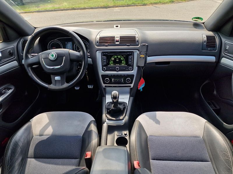 Škoda Octavia RS 2,0TDI 125KW VÝHŘEV TAŽNÉ  - fotka 12 z 19