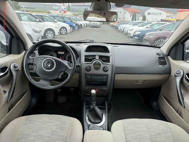 Renault Mégane (2007) 1.6i 16V, ČR - fotka 8 z 14