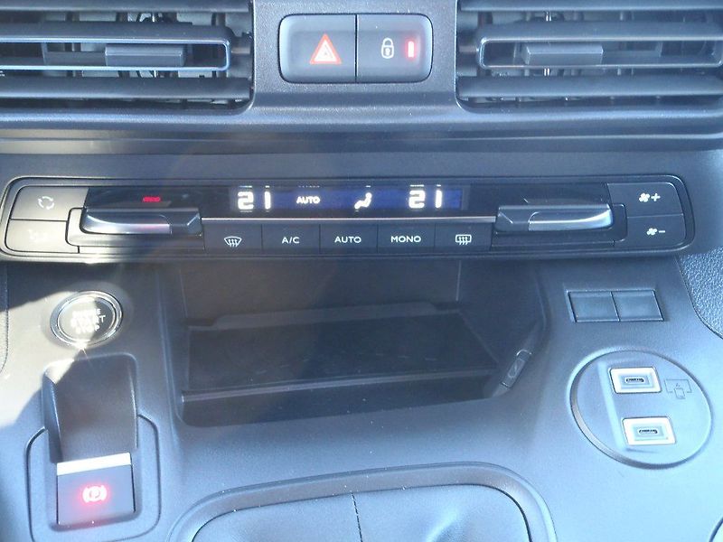 Opel Combo Elegance Plus XL - fotka 21 z 29