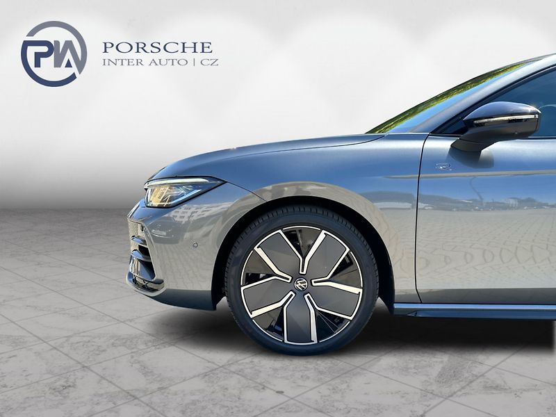 Volkswagen Passat R-Line  People 2,0 TSI 4-Motio - fotka 9 z 24