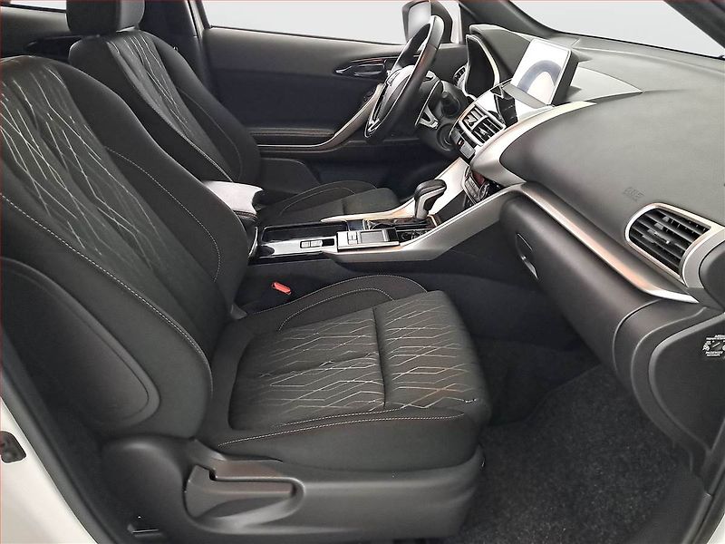 Mitsubishi Eclipse Cross (2021) 1.5 T-MIVEC, Automat, Tempomat - fotka 9 z 21