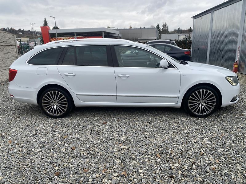 Škoda Superb 2.0TDi 4x4 170PS DSG L+K COMBI - fotka 10 z 158