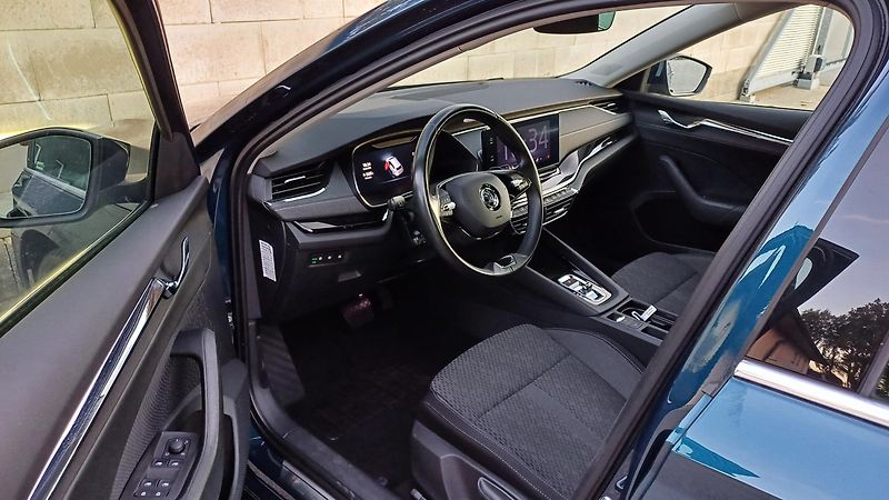 Škoda Octavia TDI 110kW DSG 4x4-1.maj-ČR-TZ- - fotka 10 z 50