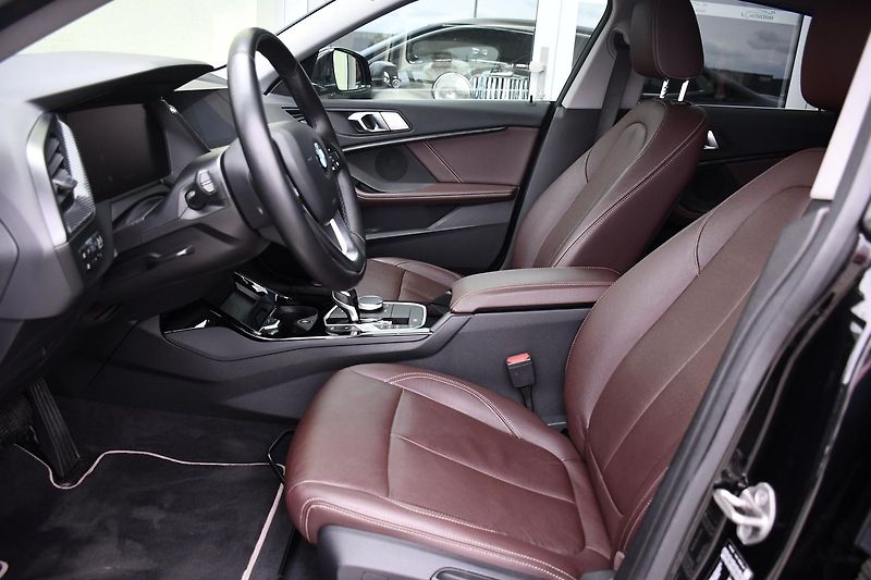 BMW Řada 2 218d NAVI LED REZERVACE - fotka 13 z 39