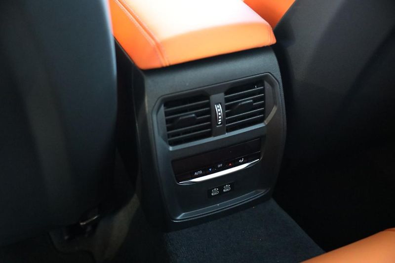 BMW M3 Competition M xDrive Touring - fotka 17 z 19