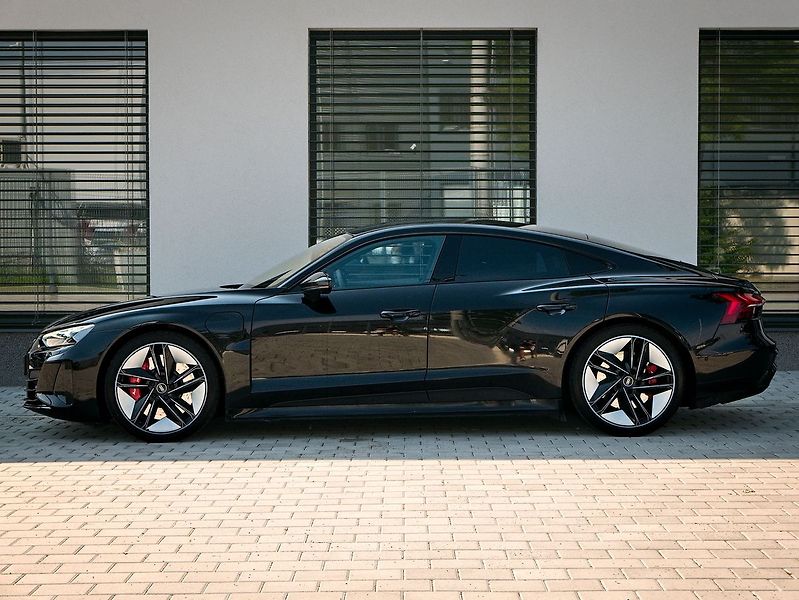 Audi Ostatní GT Laser, B&O, swivelling rear - fotka 2 z 12