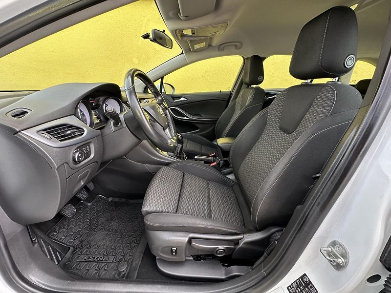 Opel Astra (2016) KOMBI 1.0/77kW 2.Maj. * TZ  - fotka 8 z 32