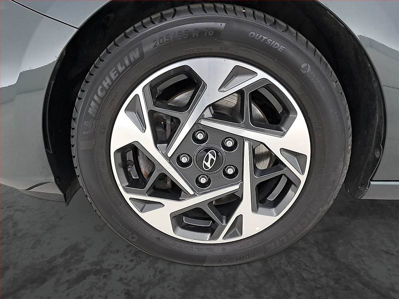 Hyundai i30 (2025) Family Smart 1.0 T-GDI - fotka 15 z 19