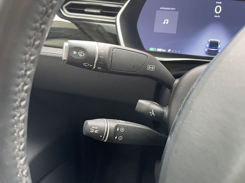 Tesla Model X 90D AWD, 7míst, tažné zařízení - fotka 34 z 43