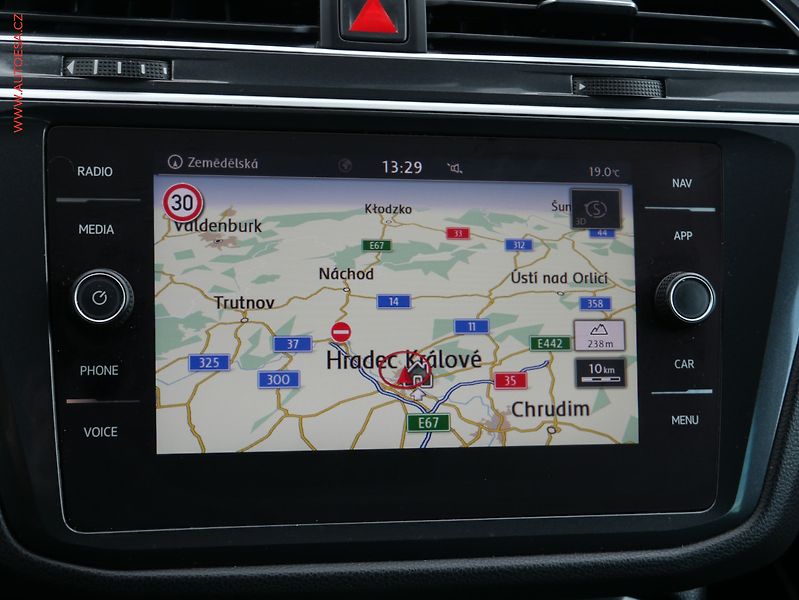 Volkswagen Tiguan (2018) 2.0TDi, 2.maj,ČR, DSG, navi - fotka 13 z 21