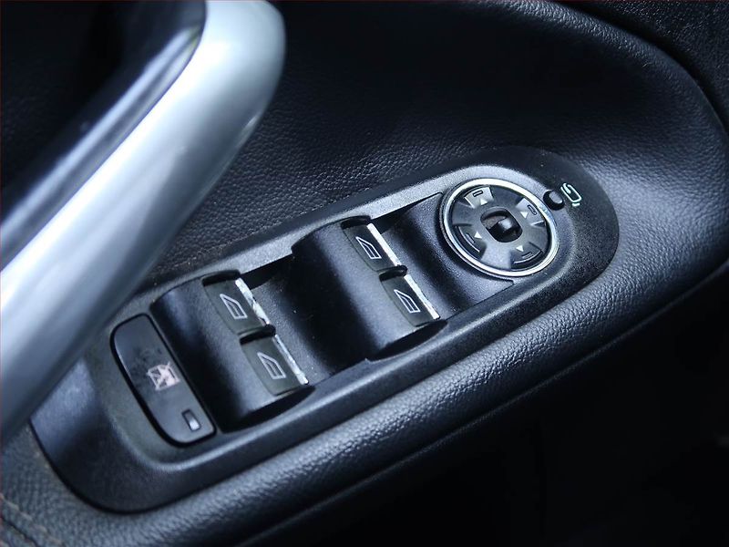Ford Mondeo (2008) 2.0 16V, po STK, rezervace - fotka 15 z 15