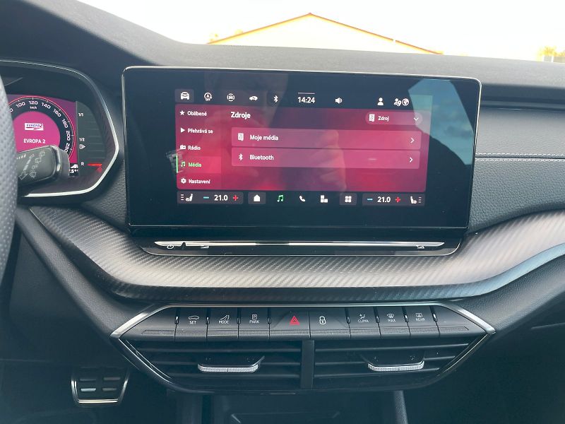 Škoda Octavia (2025) COMBI SPORTLINE 1,5 TSI M-HEV - fotka 41 z 50