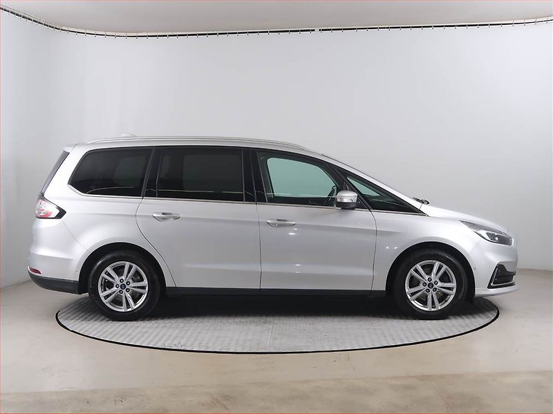 Ford Galaxy (2022) Titanium 2.0 EcoBlue, Automat - fotka 6 z 21
