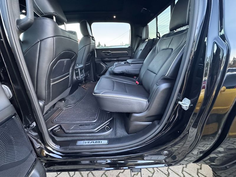 RAM 1500 (2024) LIM 4X4 291KW 5,7 HEMI 6 DPH - fotka 38 z 50