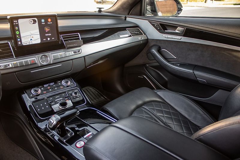 Audi S8 - fotka 15 z 30