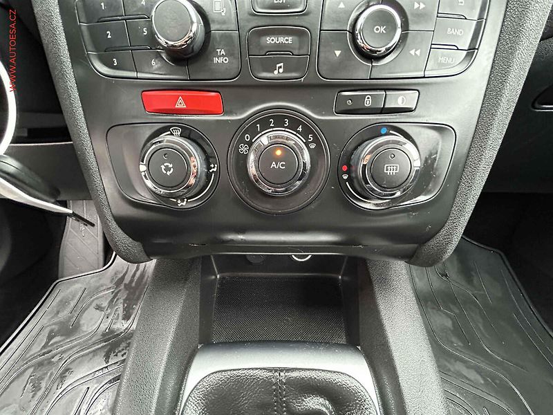 Citroën C4 (2013) 1.4i 16V - fotka 14 z 15