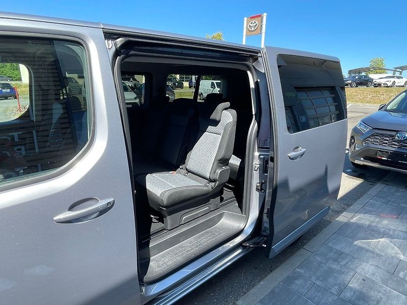 Toyota ProAce Verso 2.0L 8AT Family 8 - fotka 8 z 24