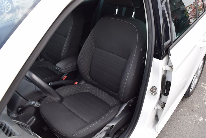 Škoda Fabia (2015) 1.2TSI 66kw STYLE AC TEMPOMAT - fotka 20 z 45