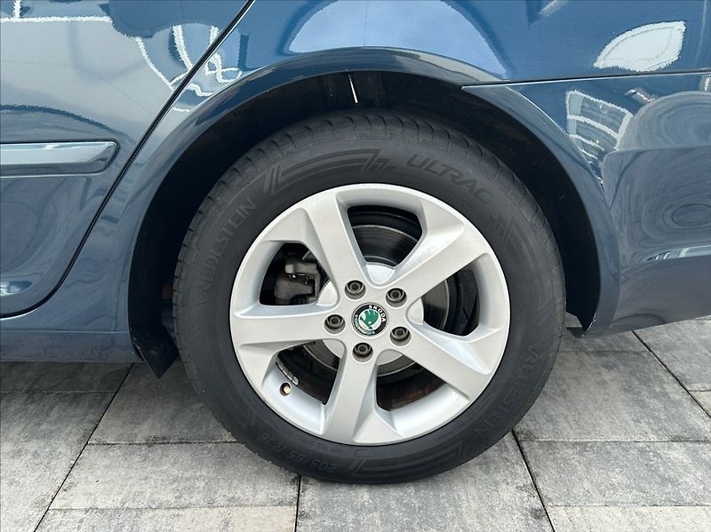 Škoda Octavia 1,8 TSI 152PS  II FL Family - fotka 37 z 44