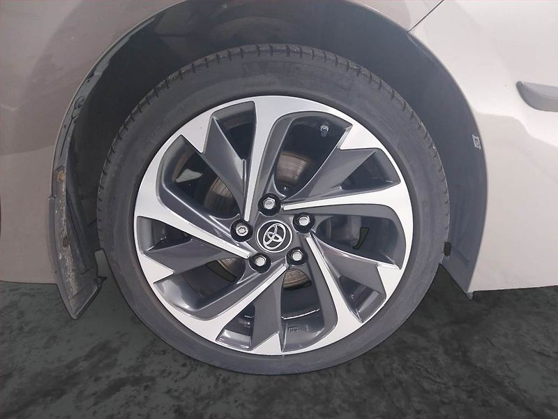 Toyota Corolla (2017) Style 1.6 Valvematic, Automat - fotka 15 z 19