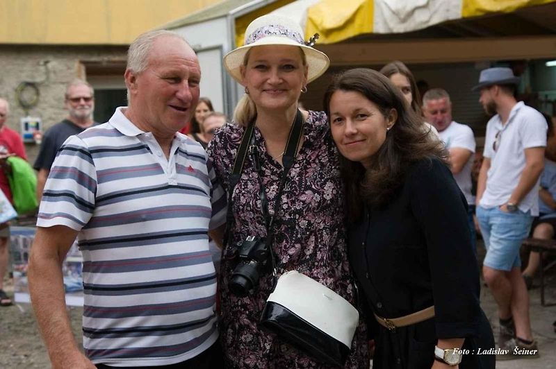Do Hříškova dorazil na jubilejní veteránský sraz rekordní počet vozidel.