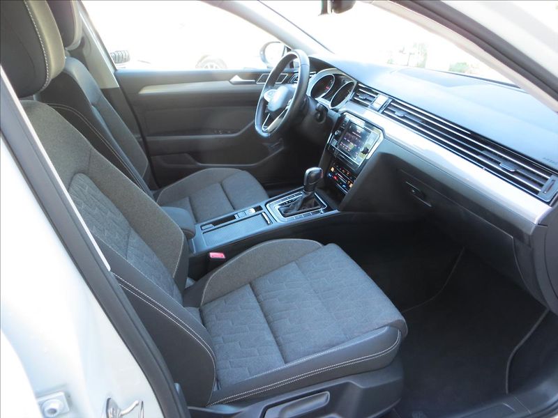 Volkswagen Passat 2,0 TDI 110kW Business ČR - fotka 10 z 26