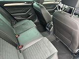 Volkswagen Passat Variant (2023) 2.0 TDI 4Motion DSG R-Line - náhled 11