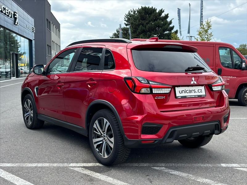 Mitsubishi ASX 2,0 MIVEC  4WD CVT Intro Editi - fotka 4 z 27