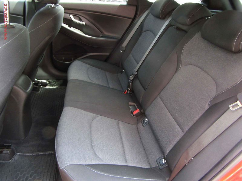 Hyundai i30 (2023) 1.0 T-GDi, ČR, Smart - fotka 10 z 19
