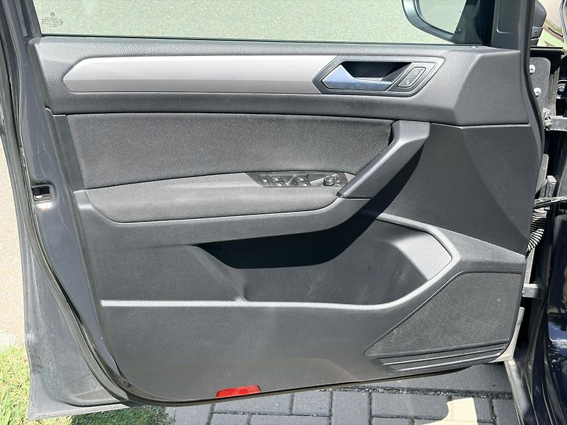 Volkswagen Touran 2.0TDI DSG TAŽNÉ - fotka 5 z 37