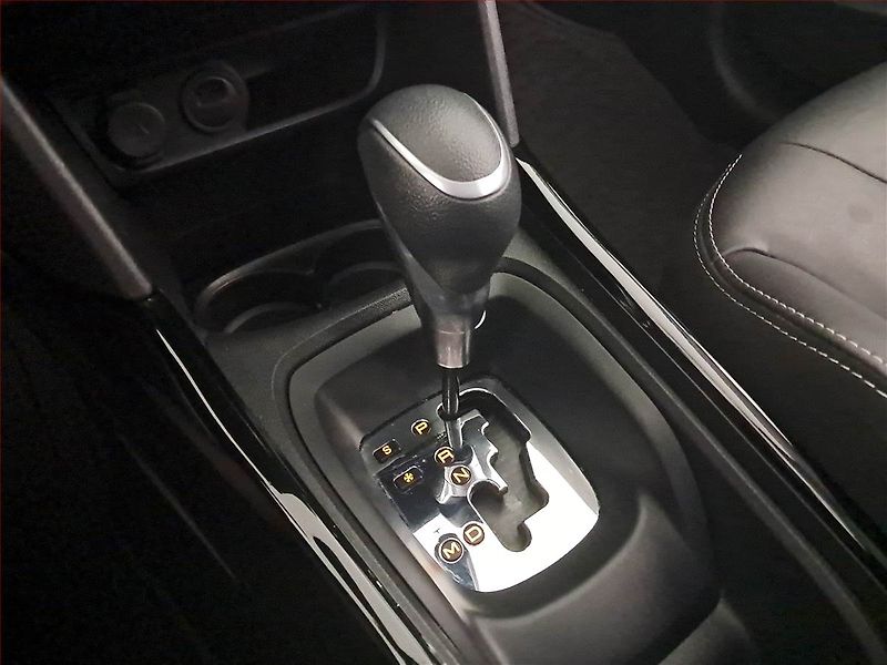 Peugeot 2008 (2018) 1.2 PureTech, Automat - fotka 13 z 19