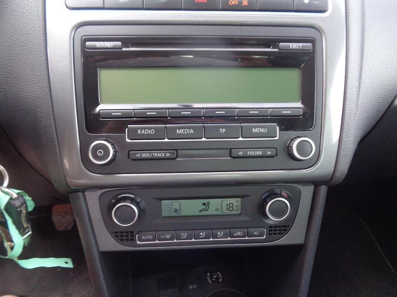 Volkswagen Polo 1,6 - fotka 9 z 13