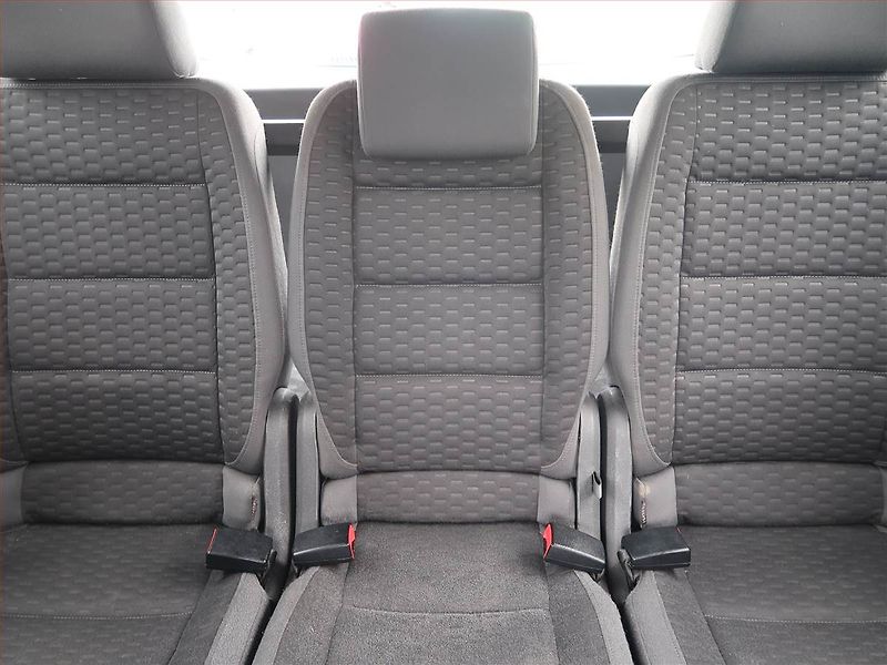 Volkswagen Touran (2010) 1.4 TSI, Automat, 7 míst - fotka 10 z 20