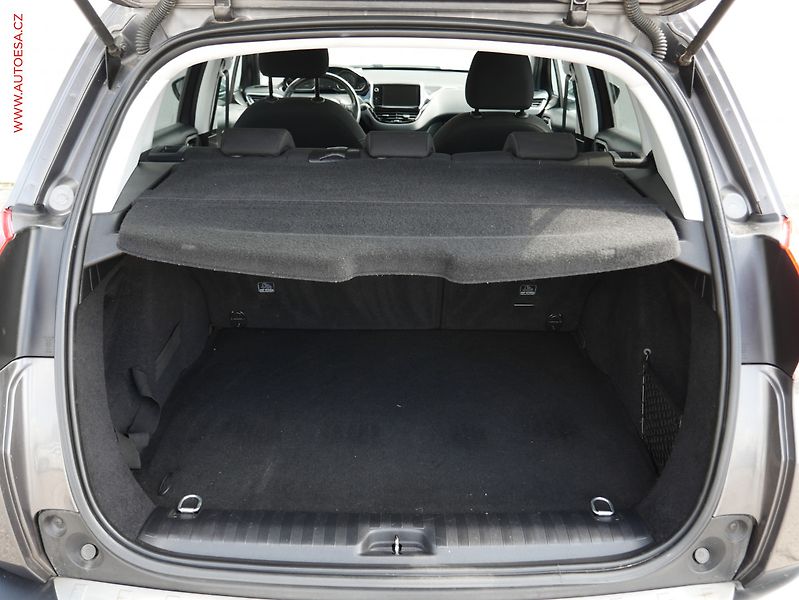 Peugeot 2008 (2015) 1.2i, AC, tempo - fotka 7 z 24