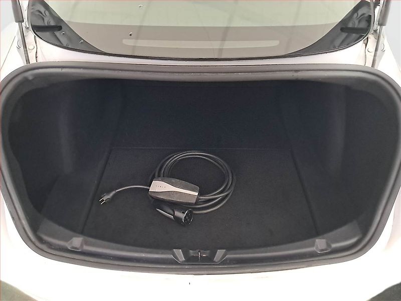 Tesla Model 3 (2020) Long Range 4WD 78kWh, SoH 87% - fotka 19 z 19