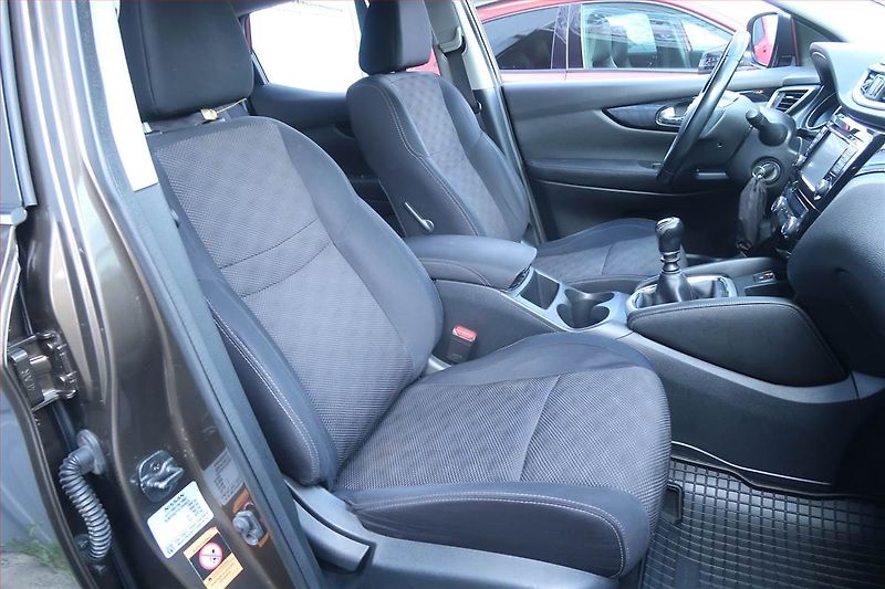 Nissan Qashqai (2014) N-Connecta 1.2 DIG-T - fotka 9 z 21