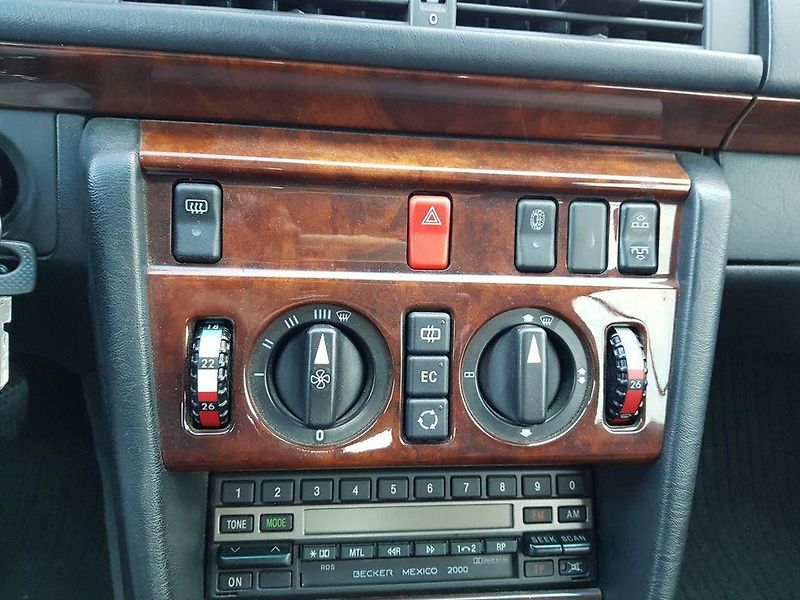 Mercedes-Benz Ostatní 300 CE-24CA KABRIO - fotka 16 z 21