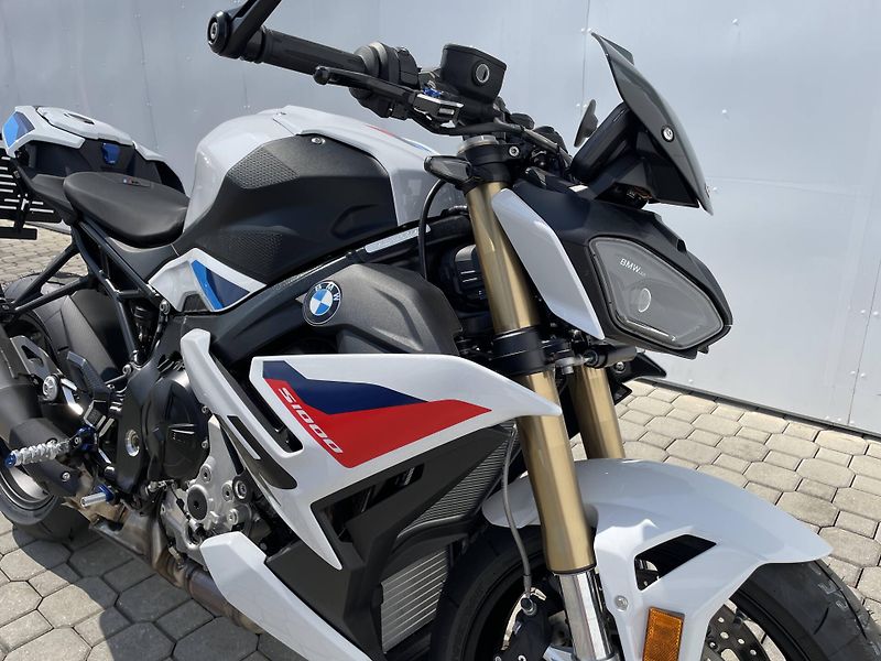 BMW (2026) S 1000 R - fotka 4 z 12
