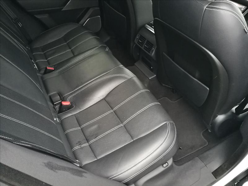 Land Rover Range Rover Velar 3,0 D300 SE - fotka 15 z 22