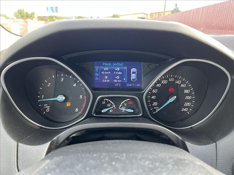 Ford Focus 1,6 TDCi KLIMA ROZVODY SERVIS - fotka 23 z 38