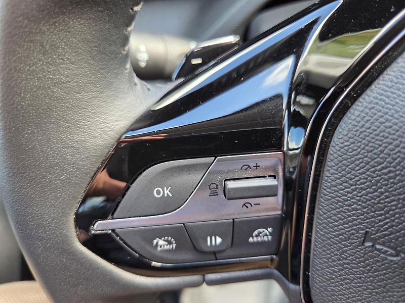 Peugeot 408 (2024) Hybrid e-DCS 145 ALLURE EAT6 - fotka 25 z 28