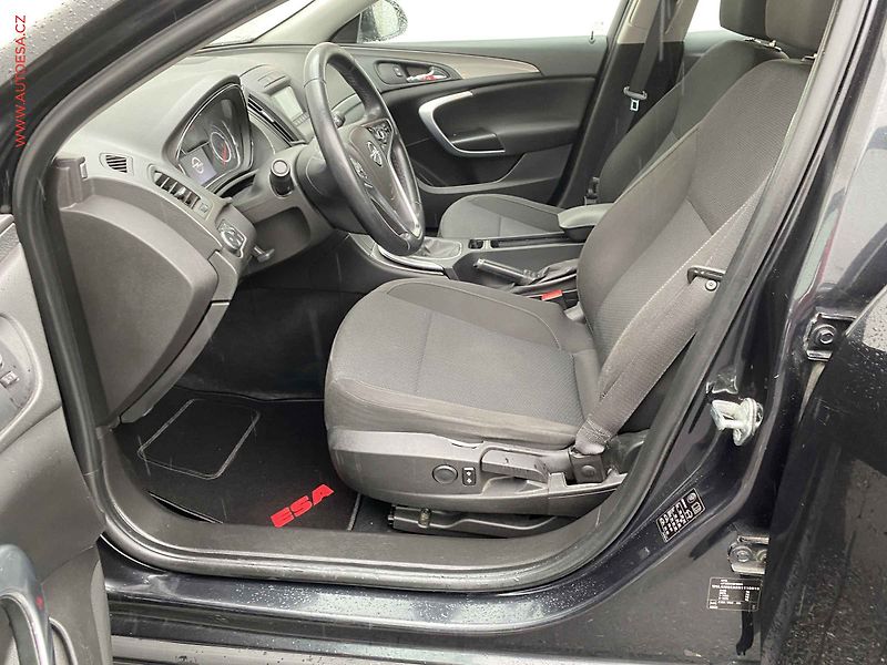 Opel Insignia (2016) 1.6CDTi, ČR, AC, tempo - fotka 9 z 16