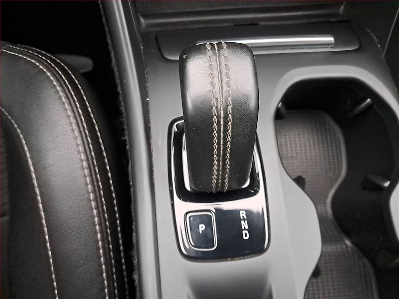 Volvo XC40 (2019) Momentum D3 AWD - fotka 18 z 18