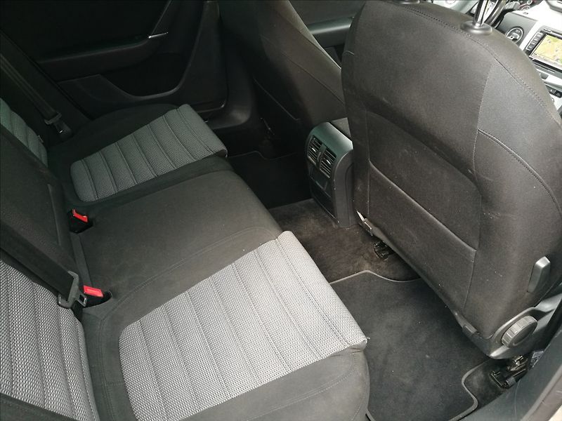 Volkswagen Passat 2,0 TDI Alltrack DSG 4motion - fotka 14 z 20