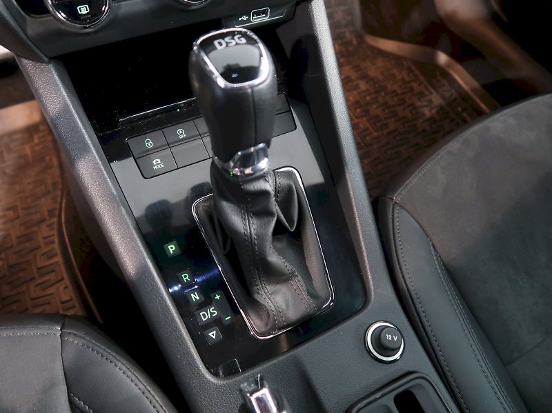 Škoda Octavia (2019) LAURIN&KLEMENT 2.0TDI 110KW DS - fotka 34 z 48