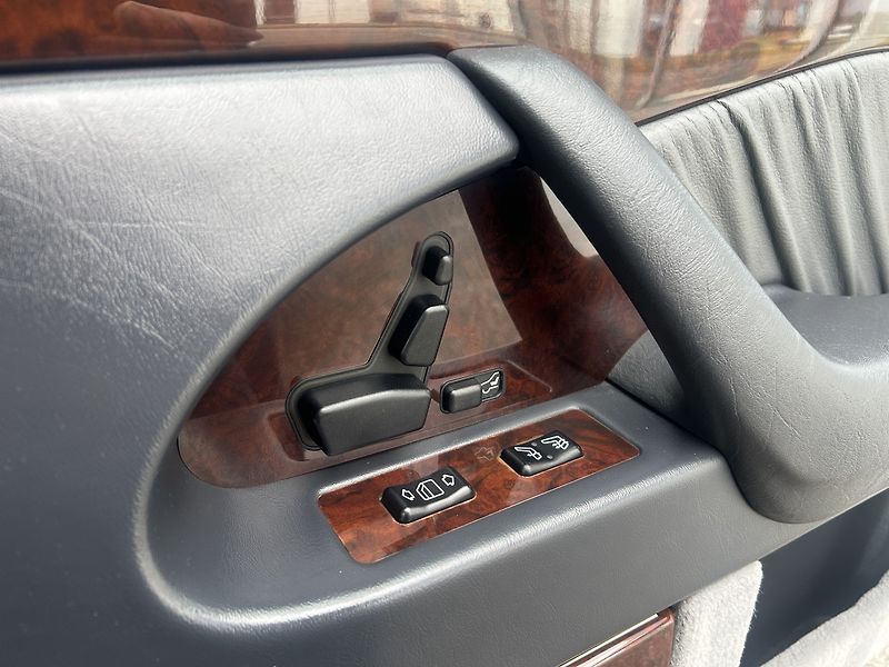 Mercedes-Benz Třídy S S 600 L V12 - fotka 33 z 34